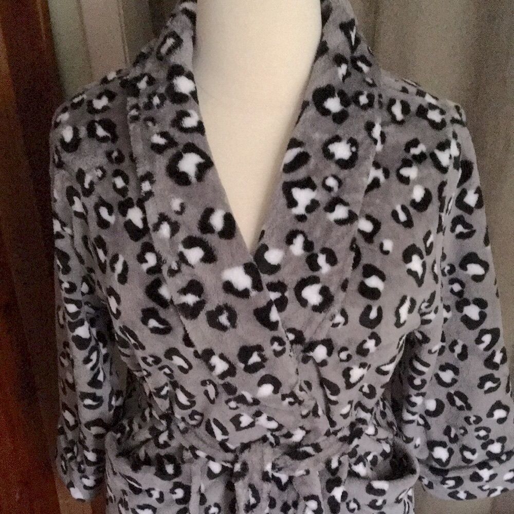 Just Be robe. Soft animal print, short, robe. One size fits most.